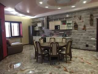 Гостевой дом Guest House - Italiyska Street Бердянск Апартаменты - Двухуровневые-3